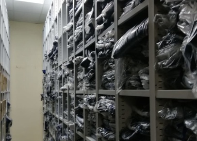 Стеллажи с ячейками для хранения вещей