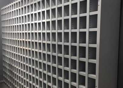 Стеллажи с ячейками