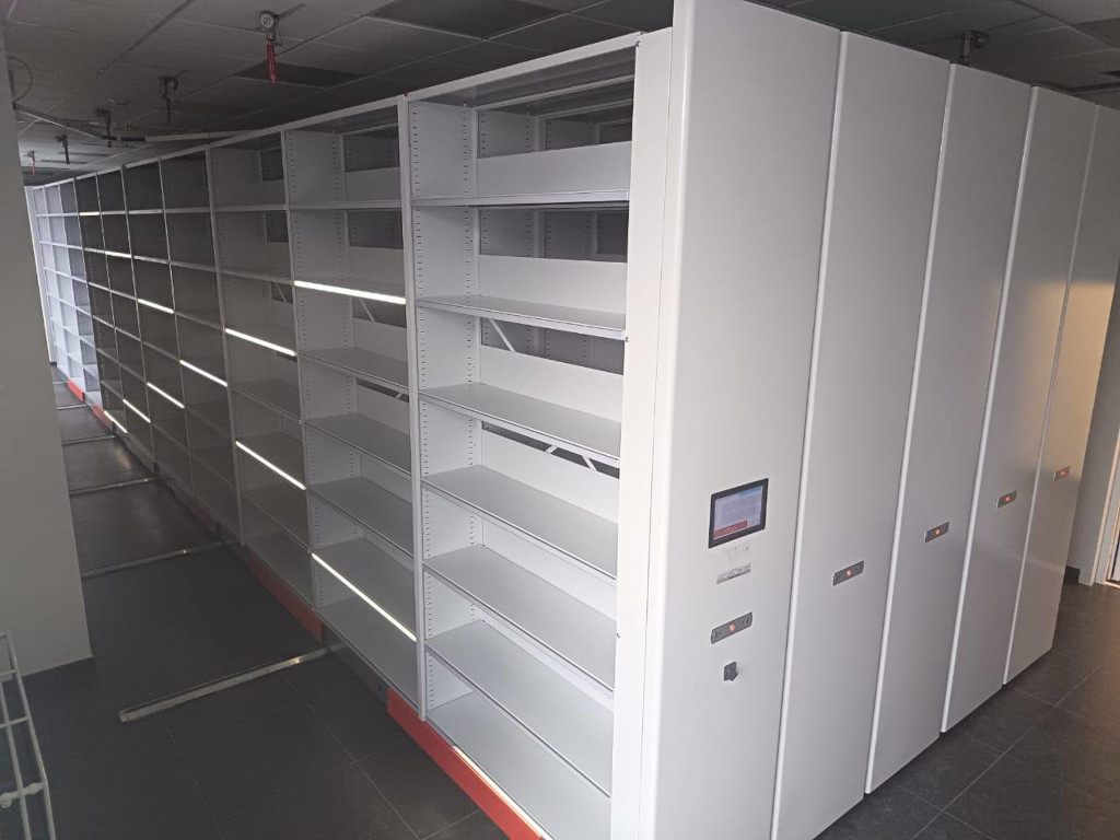 Стеллажи с электроприводом